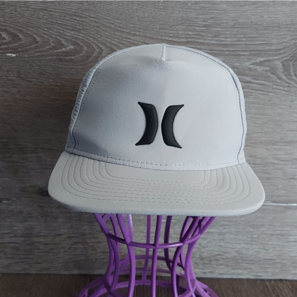Hurley gray cap with black logo
